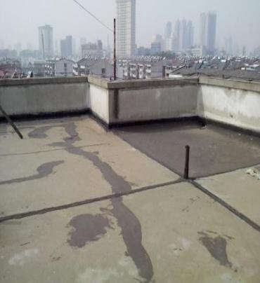 荥经漏水维修 楼顶漏水是什么原因，楼顶漏水维修方法是什么?